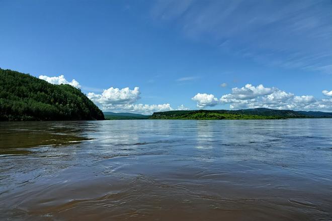 黑龙江，亲爱的听众朋友们，大家好！